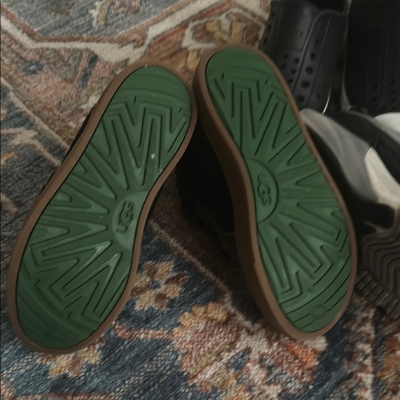 New Balance, Native and Ugg leather boots. - Picture 15 of 15